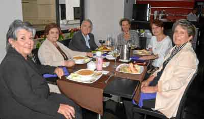 Clemencia Ocampo Escobar, Dilia Estrada de Gómez, Ómar Yepes Alzate, Juanita Arango Pinzón, Luz María Pinzón Gómez y Victoria Eu