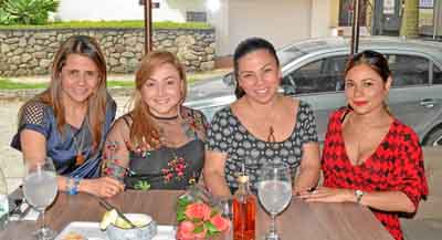 Margarita Calderón Agudelo, Hilda Lorenza Aristizábal Carmona, Carolina Tabares Velásquez y Gloria Matilde Hernández Clavijo.