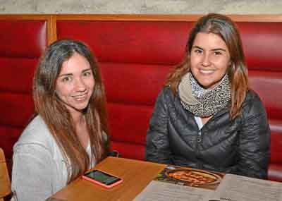 Fotos | José Fernando Tangarife | LA PATRIA Alejandra Grisales Vargas y Juliana Botero Echeverri se reunieron en el restaurante 