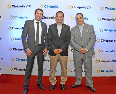 Camilo García Vargas, gerente regional de operaciones de Cinépolis; Ignacio Rodríguez Dávila, gerente de programación Área Andin