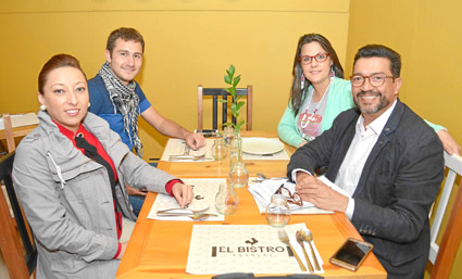 Marcela Echeverri Henao Maxime Beaumadier, Hélene Merlette y Carlos Arturo Gallego Marín compartieron en el restaurante El Bistr