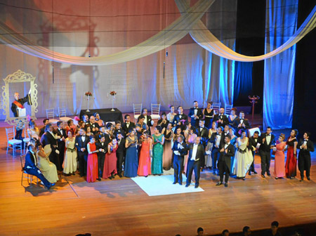 Integrantes de la ópera La Viuda Alegre, de Franz Lehar.