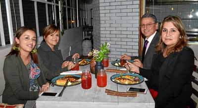 Paula Andrea Serna Murillo, Blanca Cecilia Largo Hernández, José Édgar Valencia Sánchez y María Eugenia Gómez Valencia.