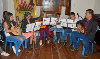 Integrantes de la estudiantina.