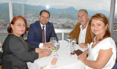 María Teresa Carreño Bustamante, Gonzalo Tamayo Giraldo, Gerardo Augusto Hernández Medina y Gloria Calvo Mejía.