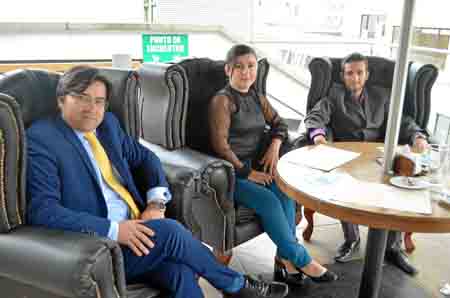 El el restaurante El Dauntaun estuvieron Ricardo Gaviria Ramírez, Pili Natalia Salazar Salazar y Diego Fernando Tibaquirá Arango