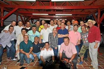 Promoción de 1988 del Colegio Seminario Menor de Nuestra Señora del Rosario. 