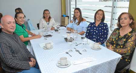 Bernardo Moreno Correa, María Victoria López, Martha Isabel Robledo Cardona, Carolina Hoyos Londoño, Aracelly Londoño Marín y Zu