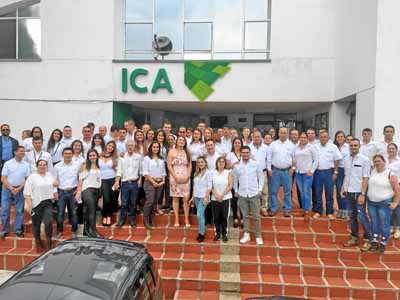 Foto | Cortesía | LA PATRIA Empleados del ICA con la gerente Ana Milena Nieto Ossa.