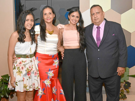 Karol Dayana González Cortés, Carmenza Cortés Betancurth, Angie González Cortés y Martín Libardo González Joven. 