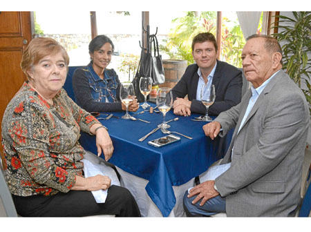 Inés Giraldo de Rivera, Ana María Giraldo Gómez, Francisco Rivera Giraldo y Víctor Manuel Rivera Pinilla. 