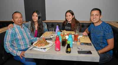 Foto | José Fernando Tangarife | LA PATRIA Luis Alberto Meza Galeano, Mariana Meza Botero, Valentina Meza Botero y Luis Daniel M