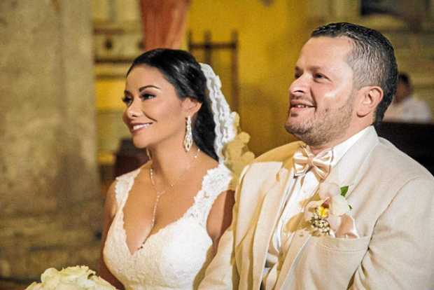 Los caldenses Germán Darío, de Manzanares, y Carolina Raigoza Díaz, de Risaralda, celebraron en recepción que se ofreció en un h