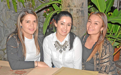 Johana Cardona Jiménez, Milena Chacón Sánchez y Lida Correa Herrera compartieron en el restaurante Asados Chavita.