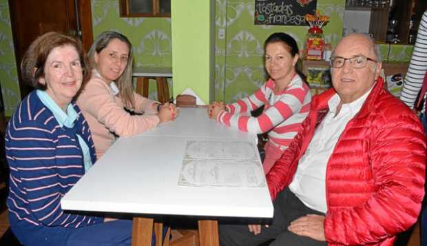 Sonia Borrero Ochoa, Andrea Rincón Borrero, Liliana Correa Robledo y Jaime Borrero Ochoa.