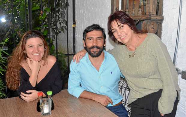 Paula Jaramillo Botero y Camilo Aristizábal Hoyos le celebraron el cumpleaños a Bertha Lucía Hoyos López en un almuerzo en Komo 