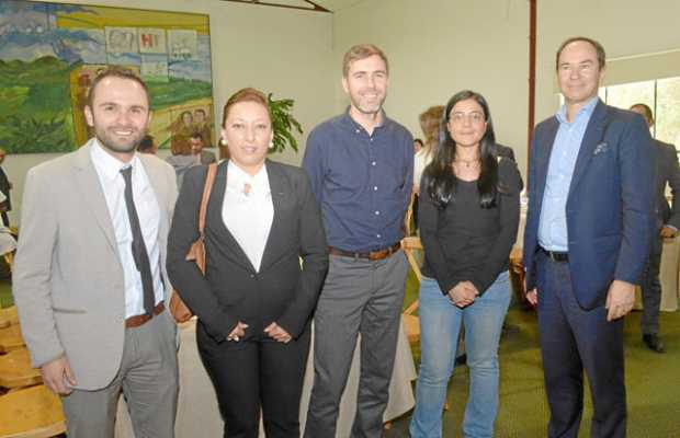 Matías Marín Castaño, director Relaciones Internacionales de la Universidad Católica de Manizales; Marcela Echeverri Henao, dire