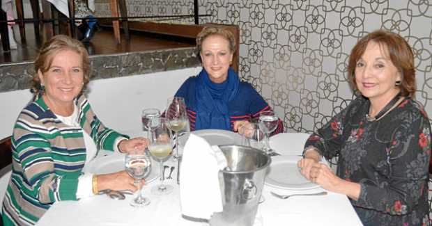María Matilde Londoño Jaramillo, Lucía Londoño Salazar y María Victoria Londoño Cuartas compartieron en el restaurante Vino y Pi