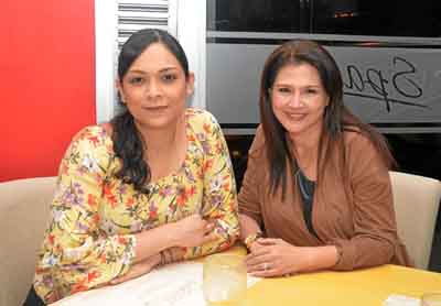 Karen Castillo Chang y Liliana Castaño Ortiz de Abbott se reunieron en una comida de trabajo en Spago.