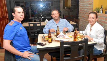 Fotos | José Fernando Tangarife | LA PATRIA Juan Camilo Cabrera Laiseca, Jorge Andrés Gómez Álvarez y Ximena Vásquez Castro se r