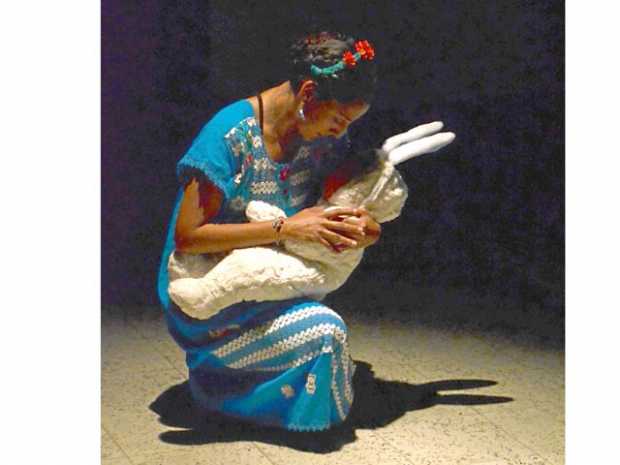 Daniela Montalvo, actriz de Trapillo, juguete escénico para tejer historias