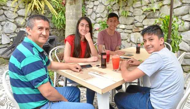 Luis Guillermo Cortés Jaramillo, Manuela Cortés Osorio, Juan Manuel López Cortés y Juan Esteban Cortés Osorio.