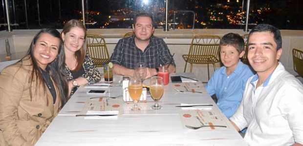 Érika Botero Santa, Silvia Álvarez Serrano, Sebastián Aristizábal Hurtado, Samuel Aristizábal Ríos y Carlos Mejía Arias.