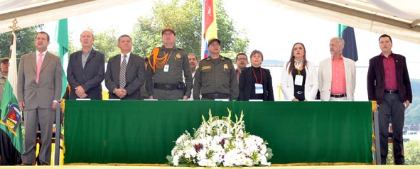 Durante el acto inaugural aparecen: Hernán Robledo Giraldo, Carlos Eduardo Jaramillo Sanint, Carlos Humberto Jiménez González, t