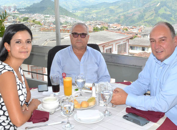 Lina María Ramírez Londoño, Darío Gómez Jaramillo y Freddy García Ramírez.