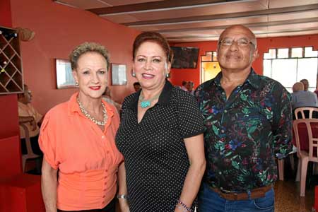 Lucía Londoño Salazar, Lucy Valencia Gutiérrez y Carlos Jiménez Betancurth. 