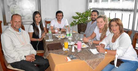 Armando Villegas González, Manuela Arias Arias, Julián Villegas Restrepo, Felipe Hernández Duque, Valentina Villegas Restrepo y 