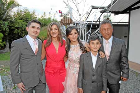 Julián Alzate Restrepo, Luz Dary Alzate Restrepo, Isabela Rivera Alzate, Juan Esteban Rivera Alzate y Silvio Rivera Torres.