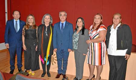 José Eiver Amaya Marín, asesor de Control Interno; Paula Andrea Chica Cortés, vicerrectora administrativa; Luisa Fernanda Girald