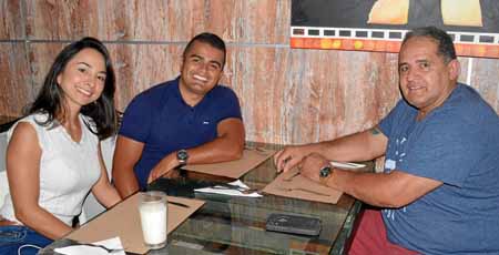 Luisa Fernanda Velásquez Echeverri y Christian Camilo Fandiño Arias le festejaron el cumpleaños a Diego Alonso Fandiño Zárate en