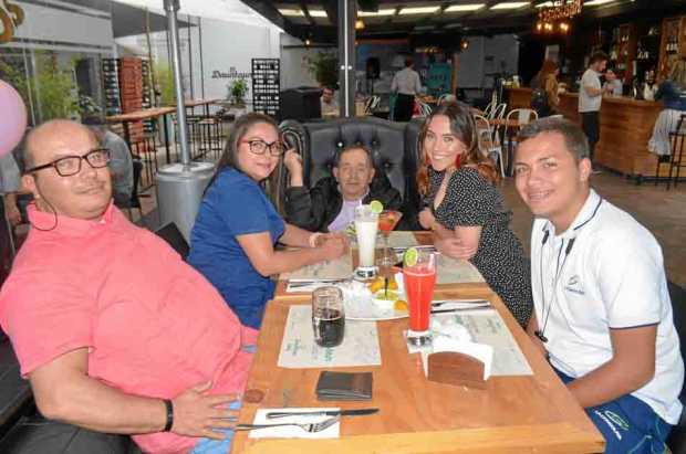 Diego Hernán Jaramillo Rivera, Sandra María Henao Castaño, Alberto Jaramillo Hoyos, Juanita Jaramillo Henao y Jacobo Jaramillo H