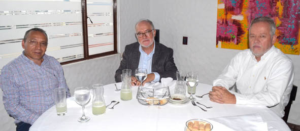 En el restaurante Vino y Pimienta compartieron Luis Alberto Meza Galeano, Guido Echeverri Piedrahíta y Alfonso Parra de los Ríos