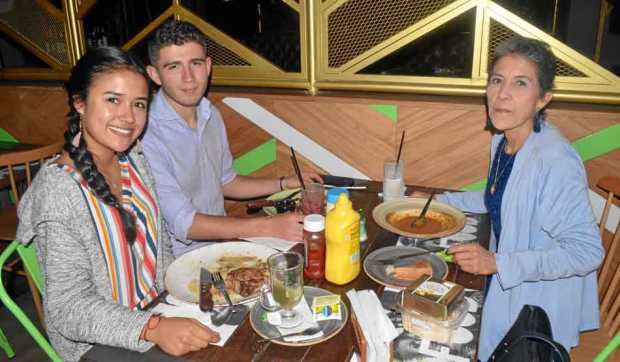 María Fernanda Cortés Delgado, Nicolás Acosta Cardona y Flor Delgado Rey.