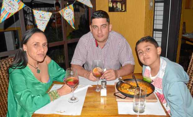 Marcela Uribe Zapata, Julián Osorio García y Nicolás Osorio Uribe.
