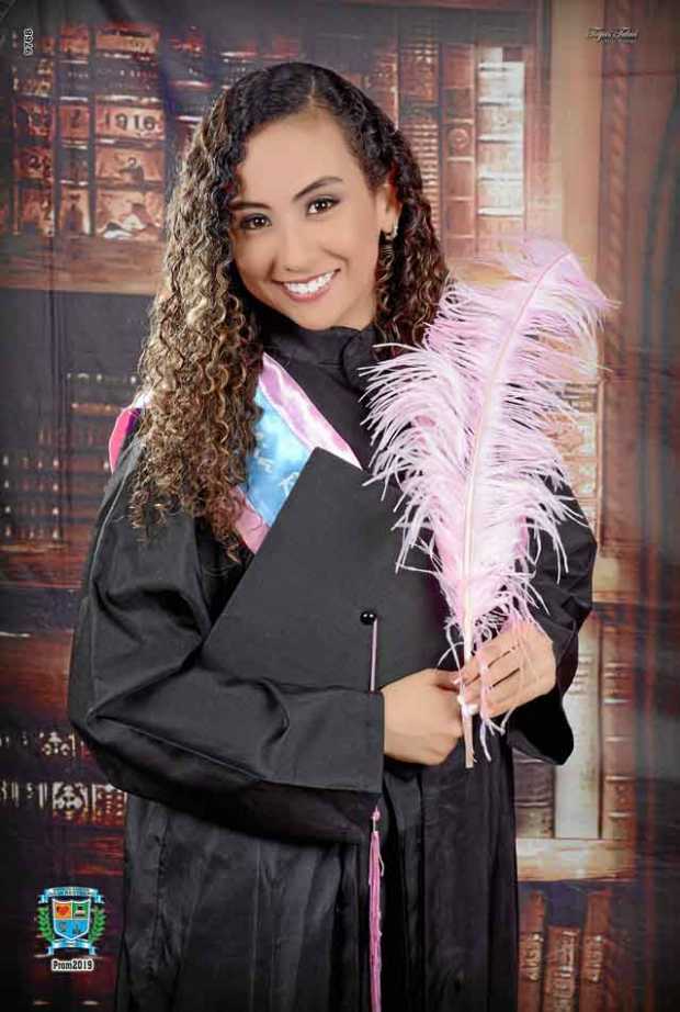 Para celebrar el grado de María José sus padres, Germán y María Liliana, ofrecieron una comida en el restaurante Kitchen Republi