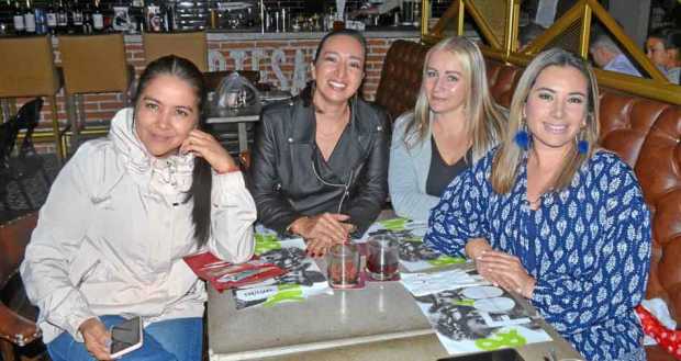 Ángela Vélez López, Pilar Morcilla Henao, Lina María Arias Castaño y Ángela María Posada Rodríguez.