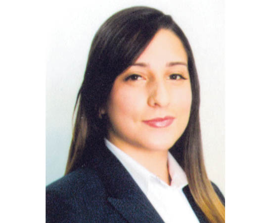 Hoy, La Universidad Católica Luis Amigó, otorga el título de Abogada a Daniela Castro Ceballos. Sus padres y hermano la felicita