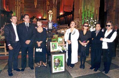 Jorge Enrique, Juan Armando, María Teresa, María Clemencia y Alba Lucía Molina Parra, Marina Parra de Molina y Luz Marina Molina