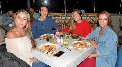 Vanessa Echeverri Mejía, Sebastián Echeverri Mejía, Valentina Lobo Mejía y Camila Echeverri Mejía.