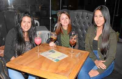 Johana Beltrán Sepúlveda, Natalia Gil Hidalgo y Juliana Jaramillo Idárraga se reunieron en una comida en el restaurante Dauntaun