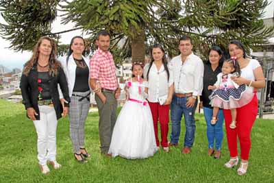 Mercedes Cortés, Sandra Patricia Cortés, Alonso Palacio, Valeria Palacio Cortés, Adriana Carmona Cortés, Alexis Díaz Quintero, L