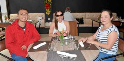 Sebastián Torres Gómez, Elisa Gómez Rendón y Constanza Peralta Castaño.