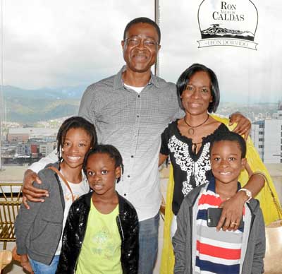 Vini Onyemah, Ifeoma Onyemah, Ezinne Onyemah, Lotanna Onyemah y Kambili Onyemah.