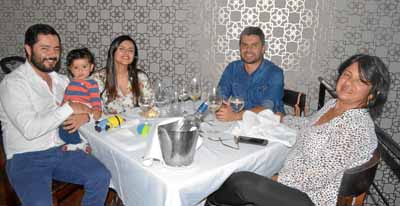 Juan Manuel Muñoz MaCausland, Joaquín Muñoz Aranda, Mariana Aranda Correa, Jorge Aranda Correa y Amanda Correa Ramírez.