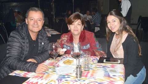 En la sede El Cable del Club Manizales compartieron Hugo Corrales Giraldo, Piedad Vasco Rivera y Juanita Corrales Vasco.