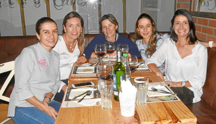 Andrea Restrepo Salazar, Manuela Uribe Llano, Catalina Naranjo Fajardo, Mariana Restrepo Salazar y Luisa López Grajales.